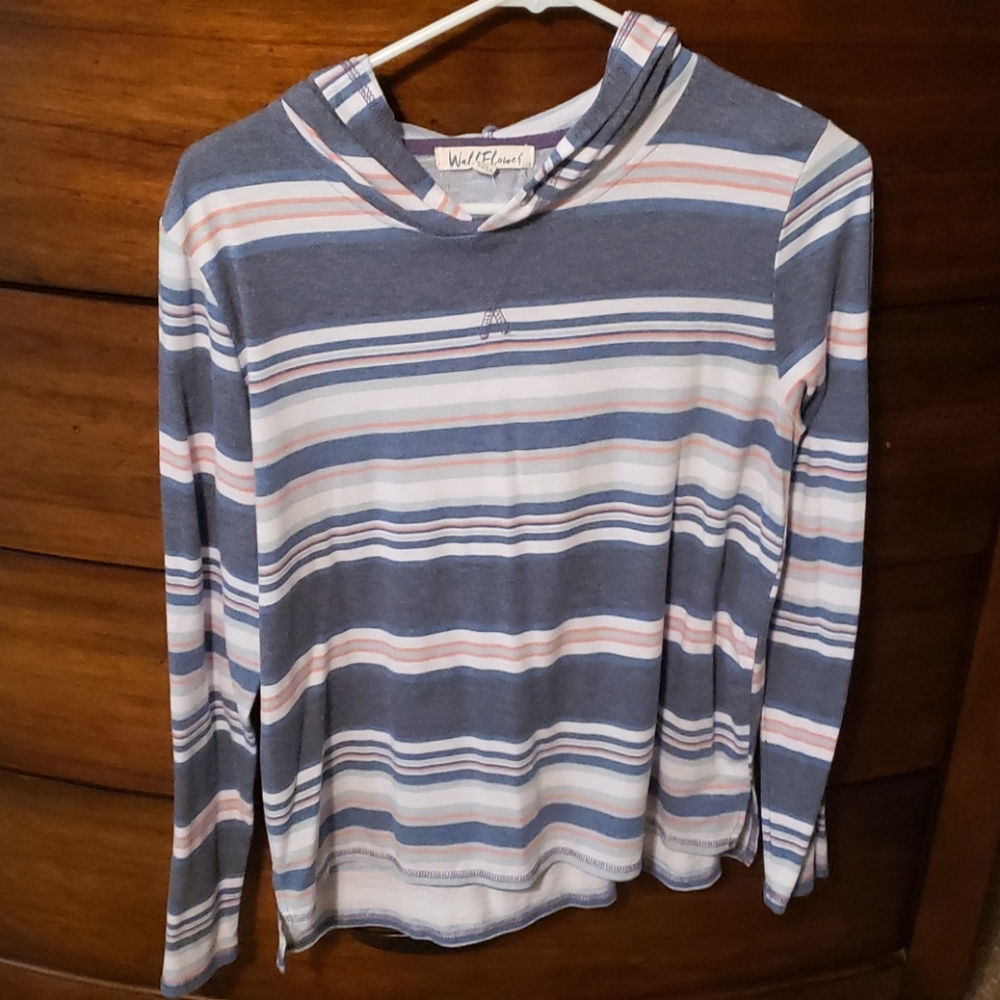 Hooded shirt